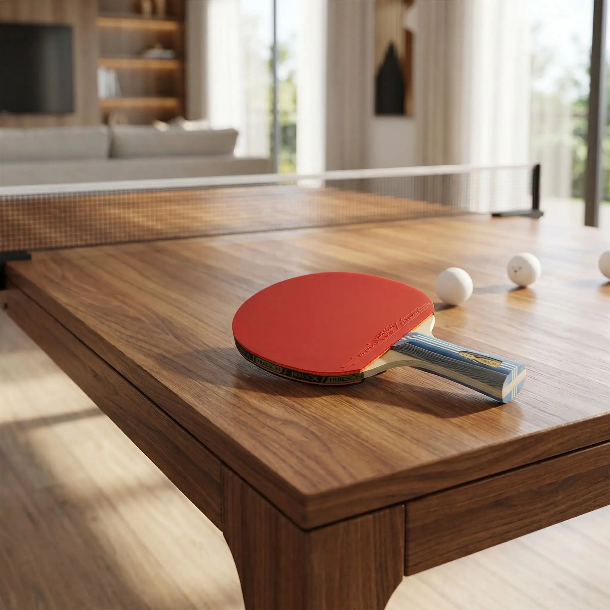 Raquette ping pong 3 étoiles sur table en bois et balles