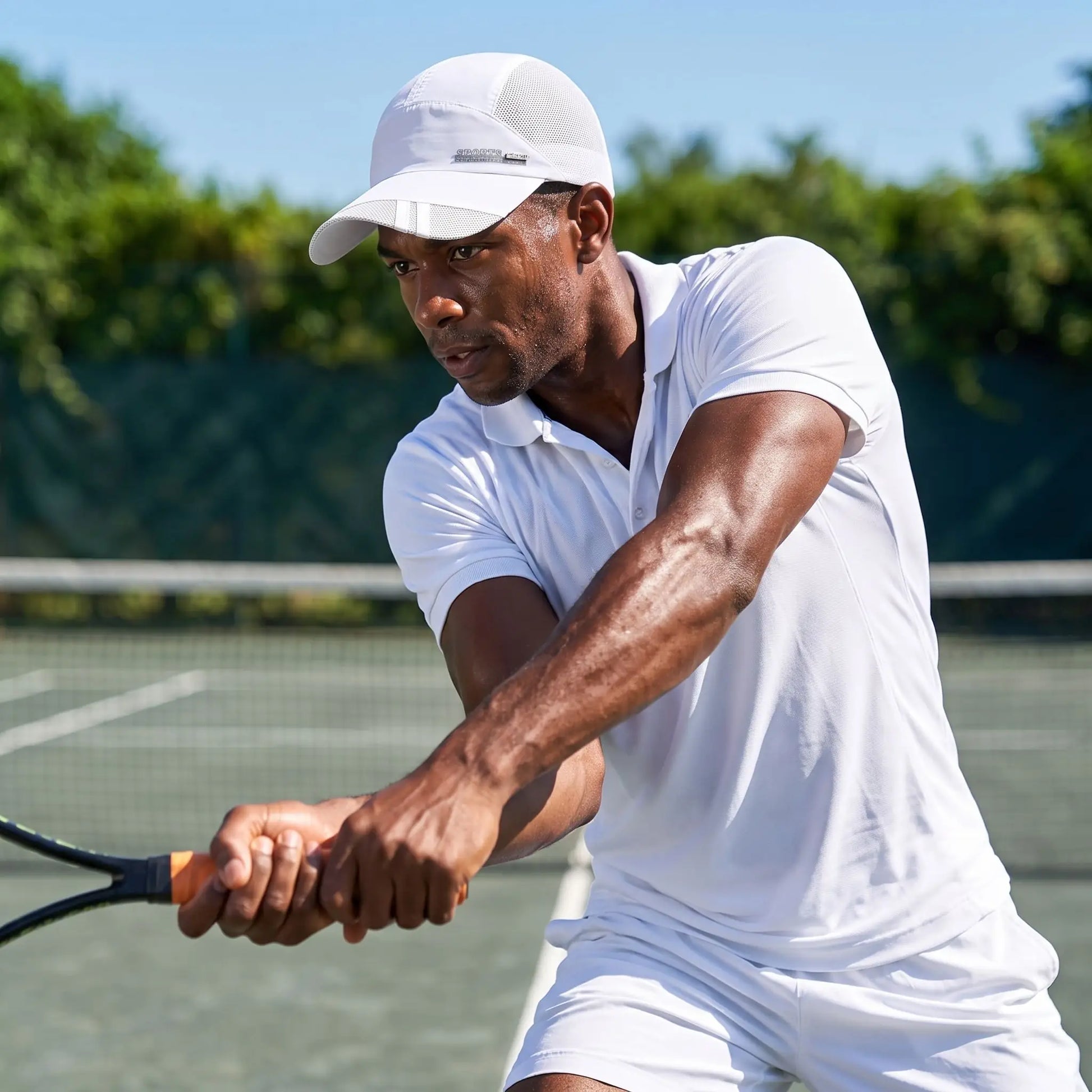 Revers homme avec casquette tennis