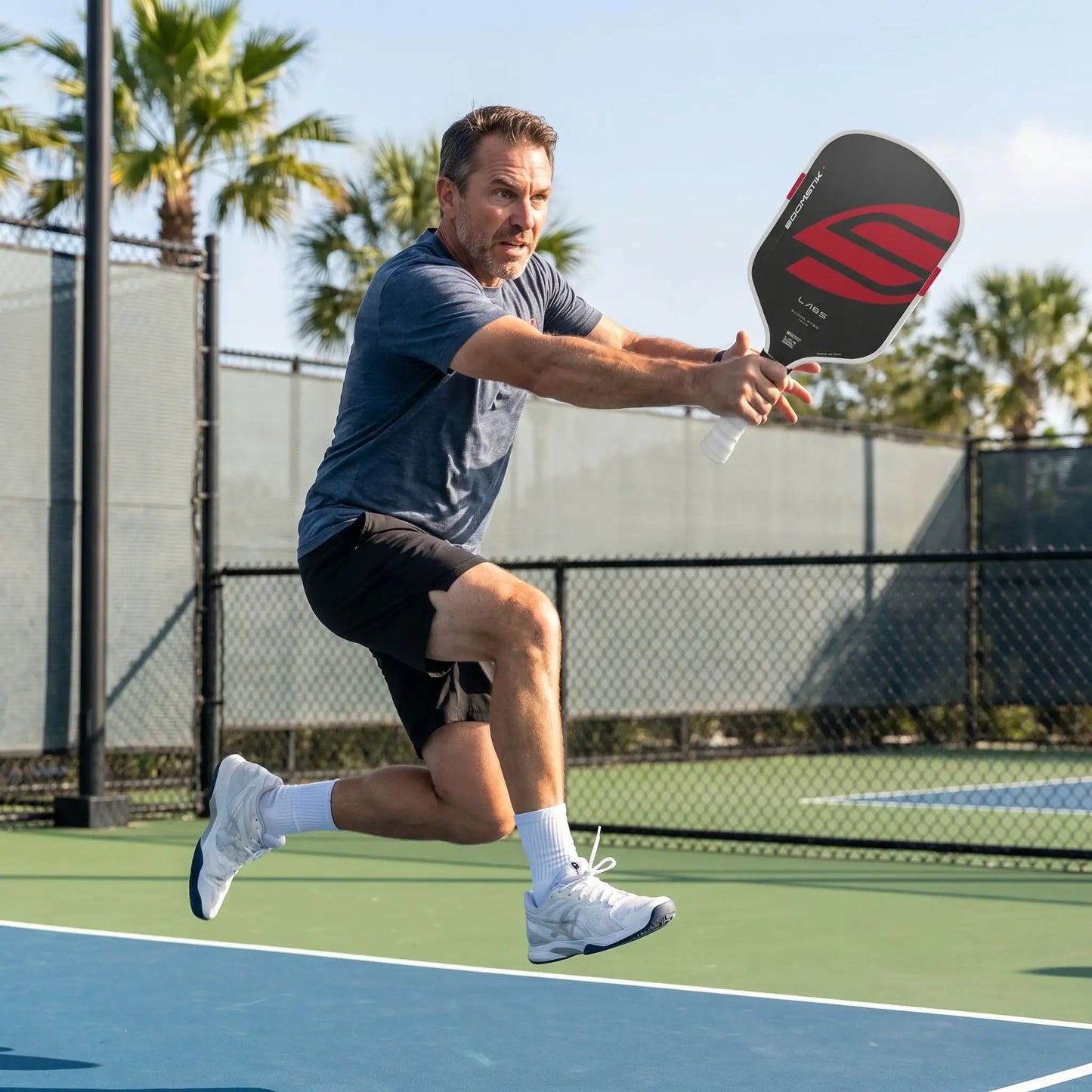 Saut raquette de pickleball